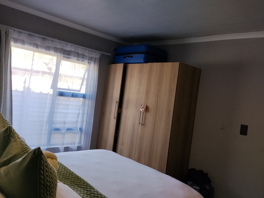 To Let 1 Bedroom Property for Rent in Oos Einde North West